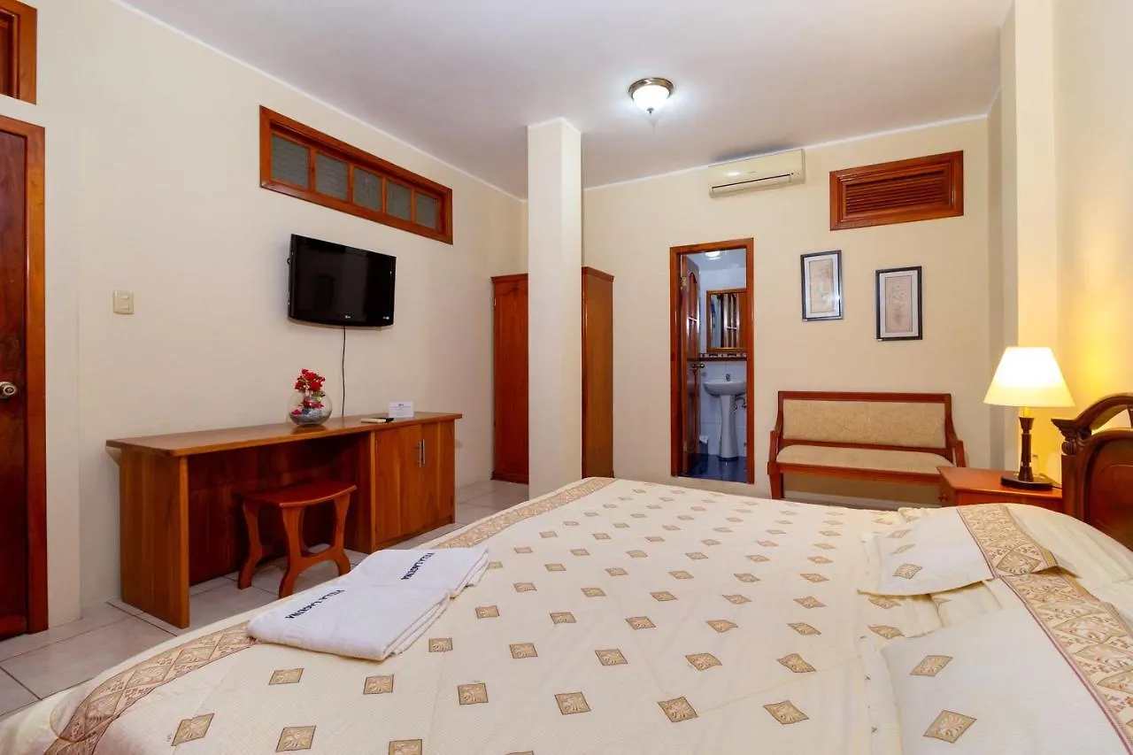 Hotel Villa Laguna Puerto Ayora