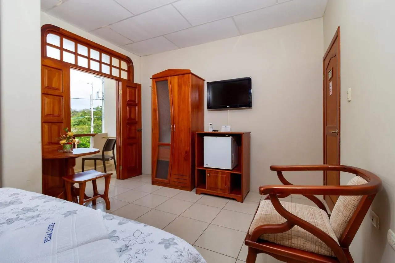 Hotel Villa Laguna Puerto Ayora